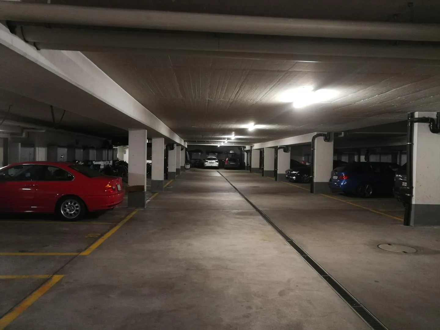 Parkplatz in Zürich - Foto 3 von 3