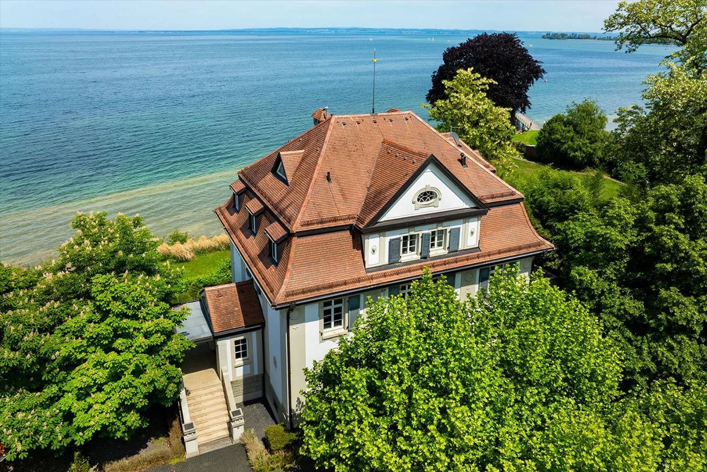 Exclusive Art Nouveau Villa with private boathouse directly on Lake Constance - Photo 2 of 13