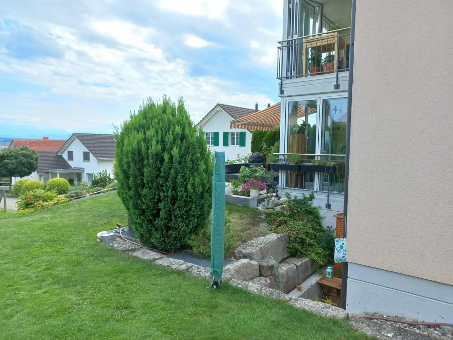 Schöne 4 1/2-Zi-Maisonettewohnung mit Wintergarten und allem Komfort - Foto 2 von 7