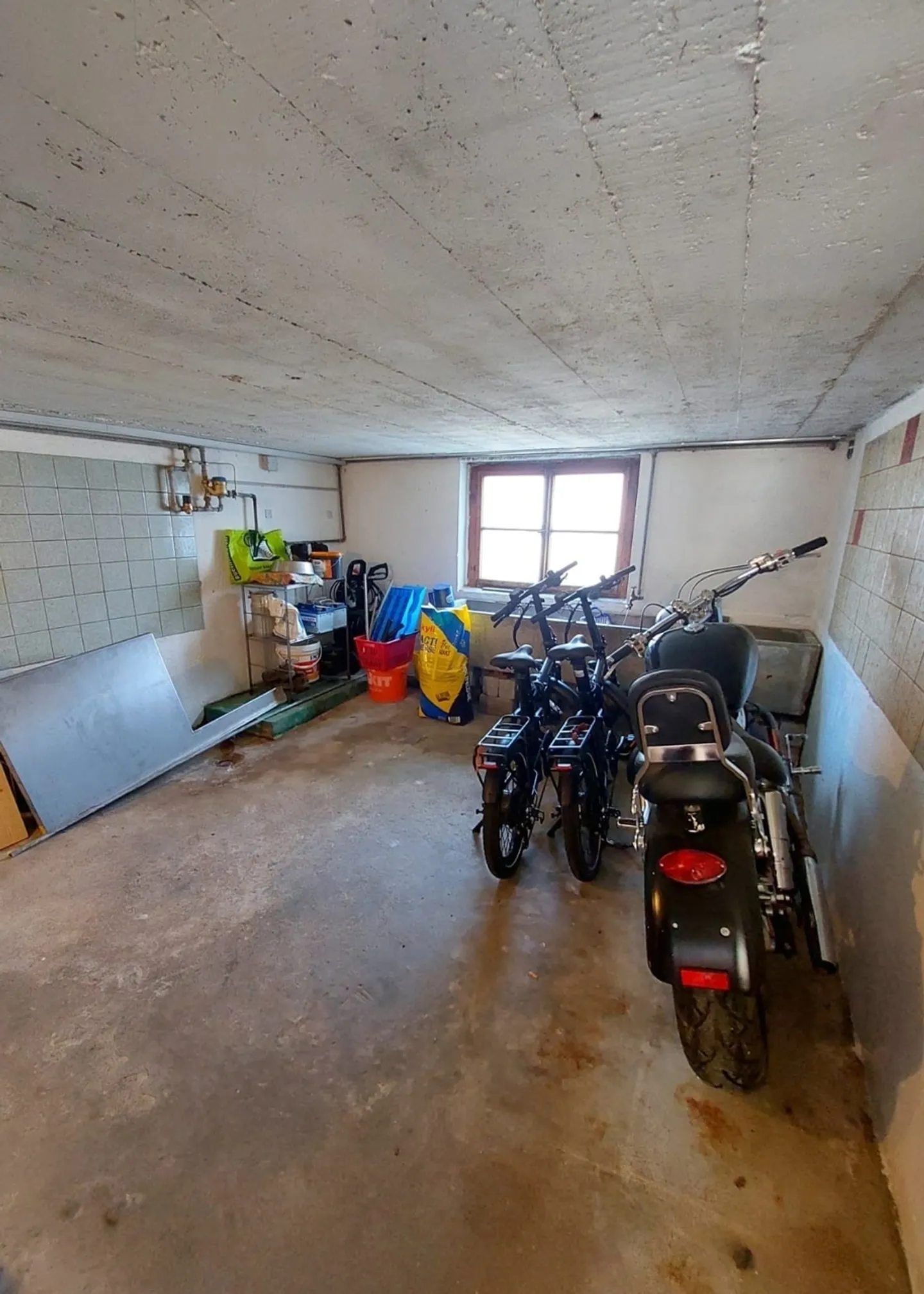 Maison avec atelier et plus de 100 m² d'espaces supplémentaires - idéal pour vivre et travailler à Disentis - Photo 7 sur 13