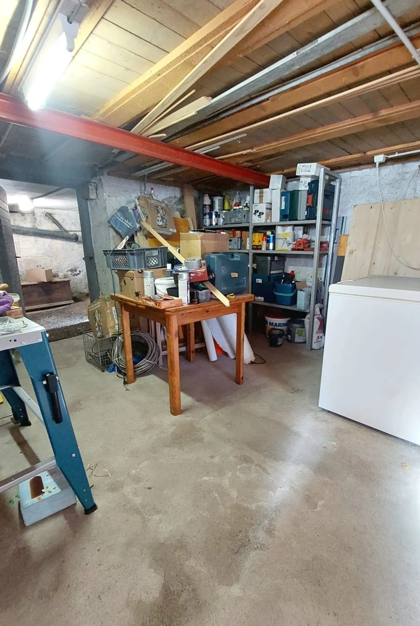 Maison avec atelier et plus de 100 m² d'espaces supplémentaires - idéal pour vivre et travailler à Disentis - Photo 8 sur 13