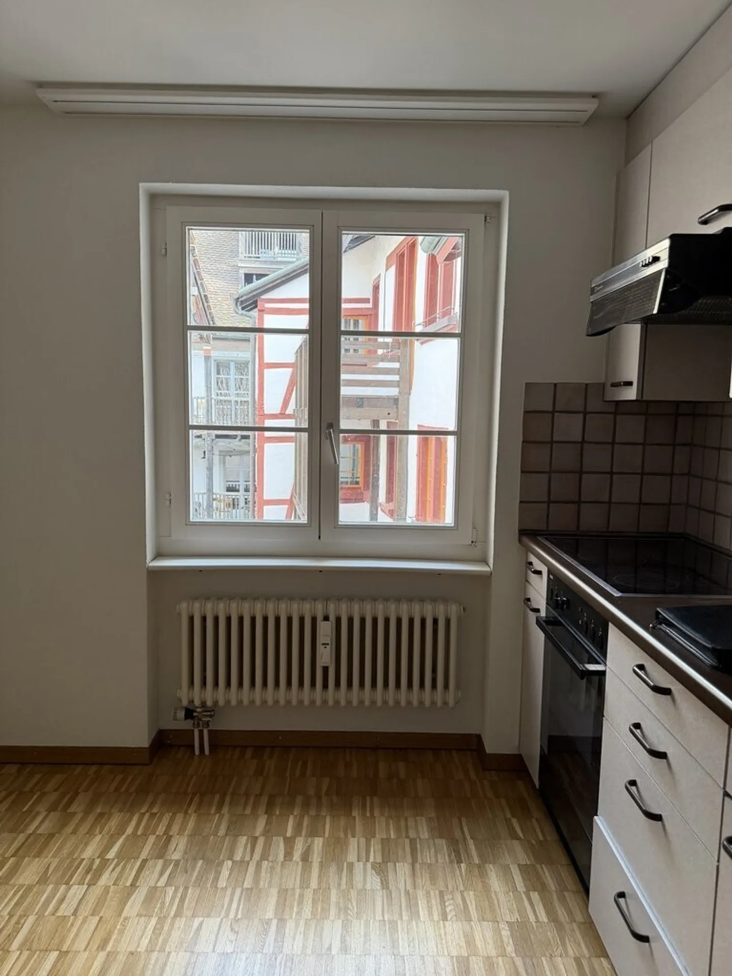 Appartamento 2.5 camere affascinante - Foto 3 di 11