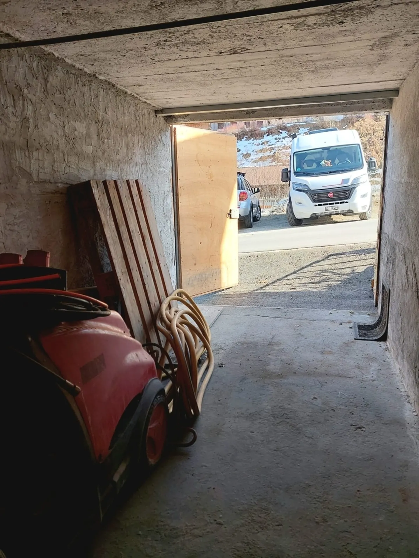 Maison avec atelier et plus de 100 m² d'espaces supplémentaires - idéal pour vivre et travailler à Disentis - Photo 10 sur 13