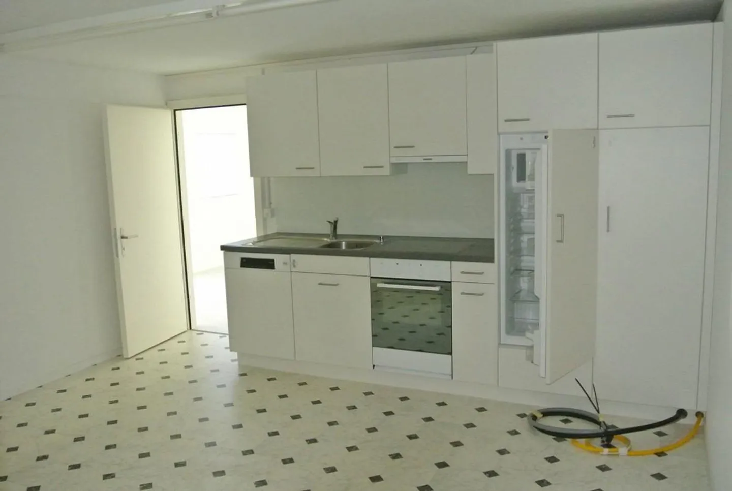 In affitto Ufficio/Commerciale/Studio 1° Piano nella Comunità Attraente M... - Foto 4 di 9