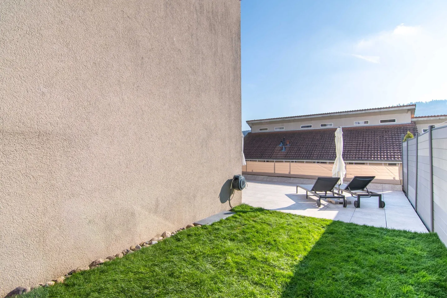 Moderna casa a terrazza di 4,5 stanze con area esterna soleggiata e posto auto. - Foto 20 di 26
