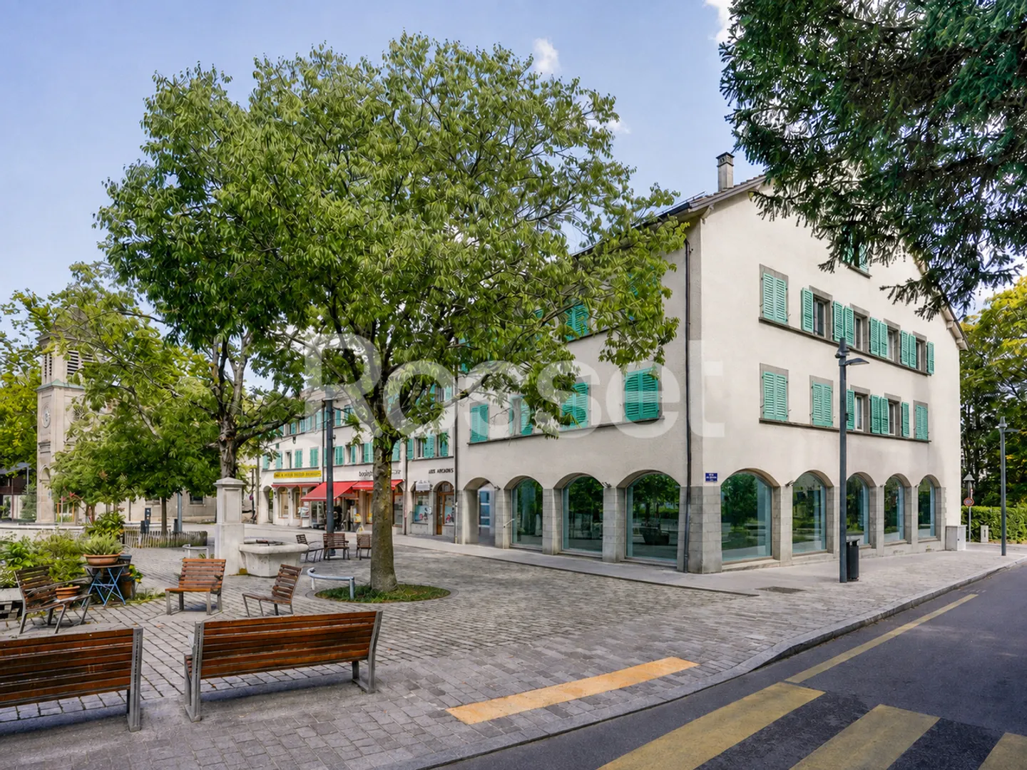Arcade of approx. 153m² on the ground floor with 121 m² on the lower ground floor - Photo 1 of 7