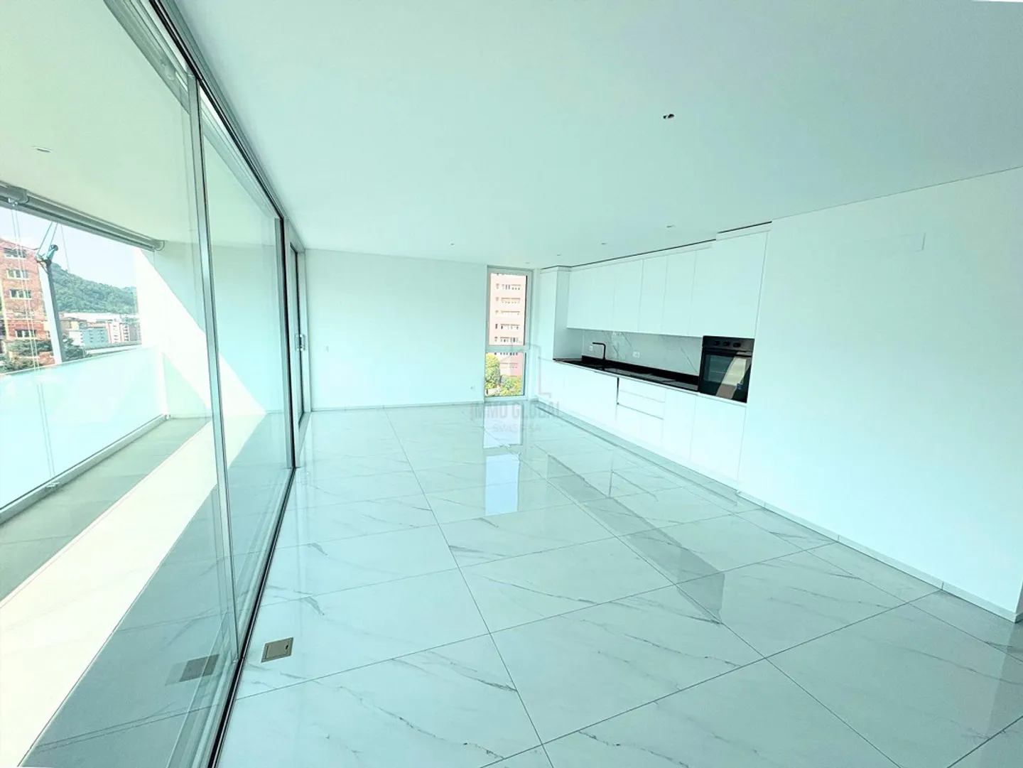 Appartamento moderno con terrazza - Foto 3 di 11