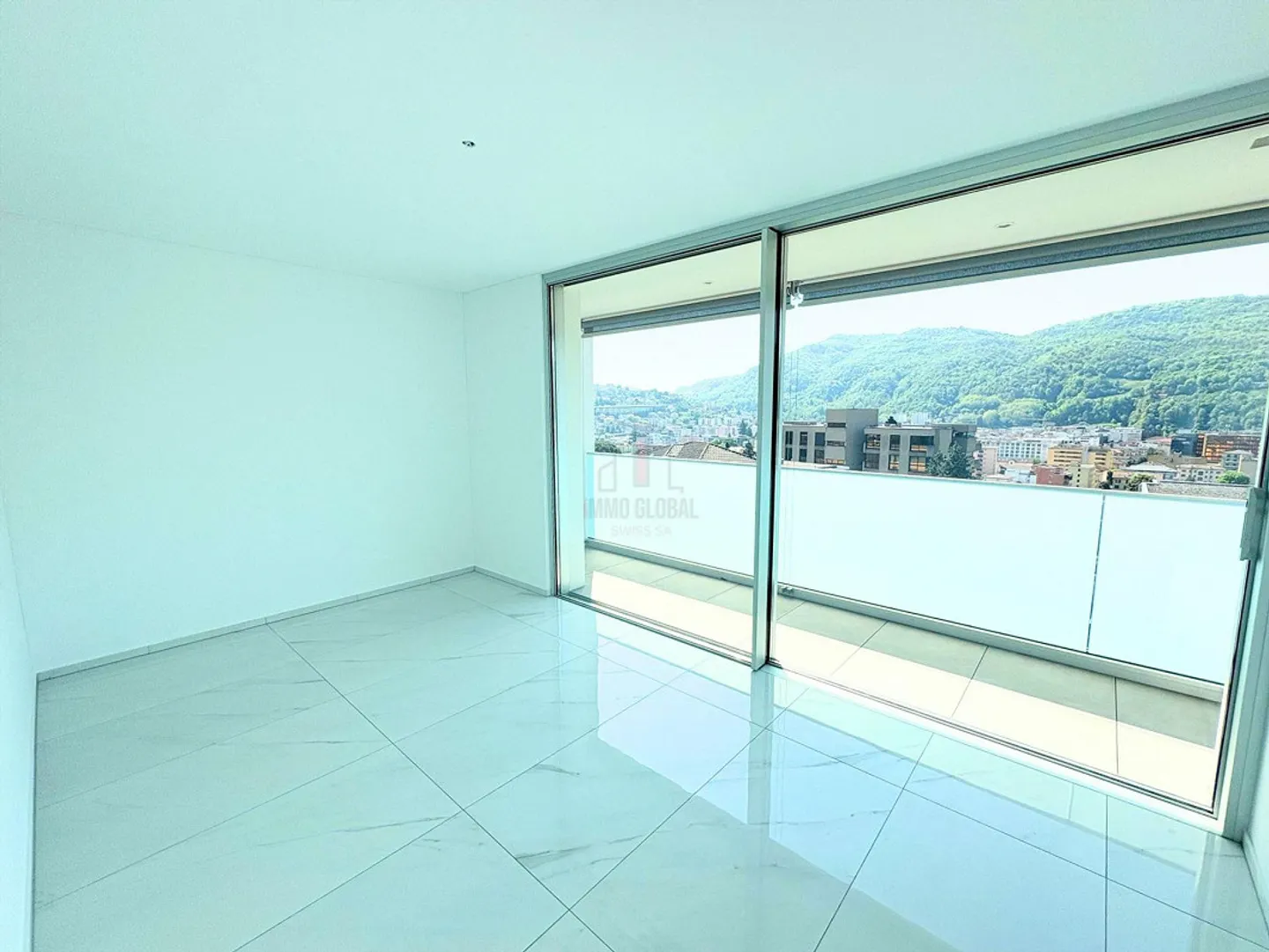Appartamento moderno con terrazza - Foto 8 di 11