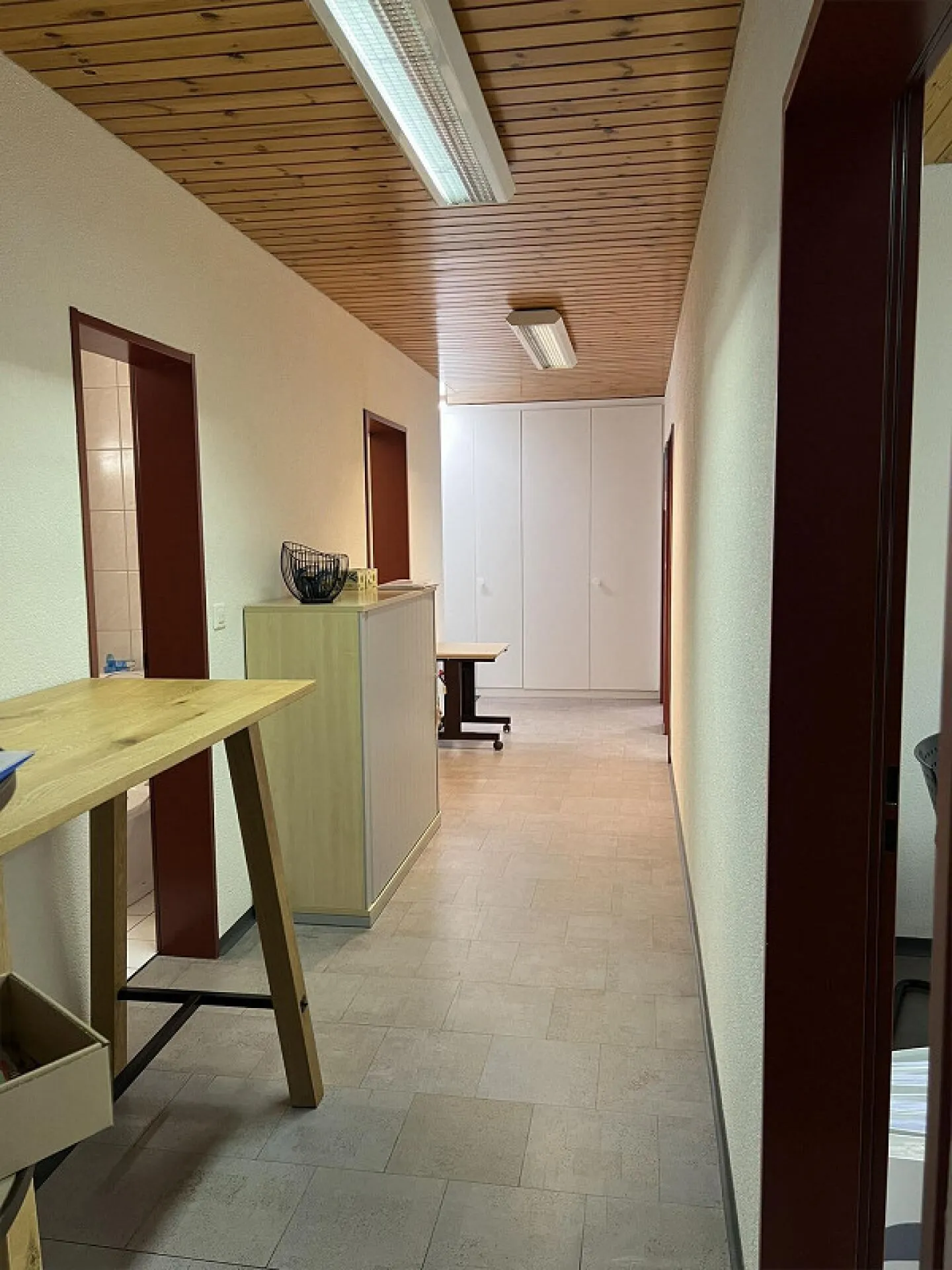 Attraktive Büro- oder Praxisräume in Bahnhofsnähe zu vermieten - Foto 2 von 8