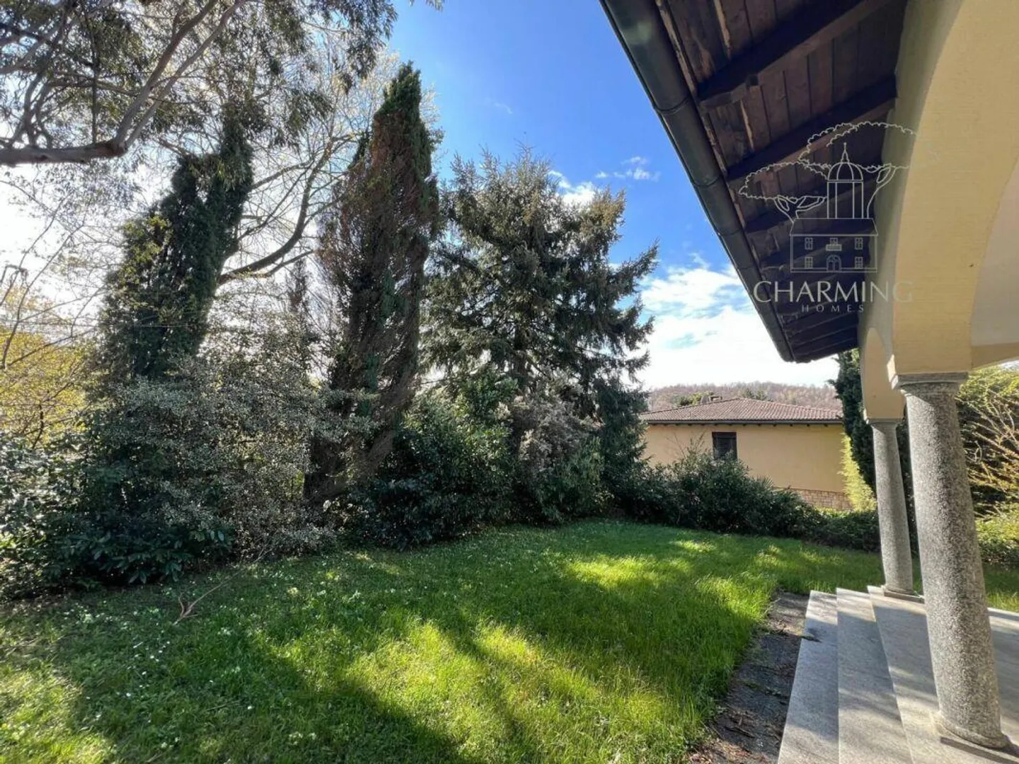 Unabhängige Villa mit großem Privatpark in Ponte Capriasca - Foto 2 von 10