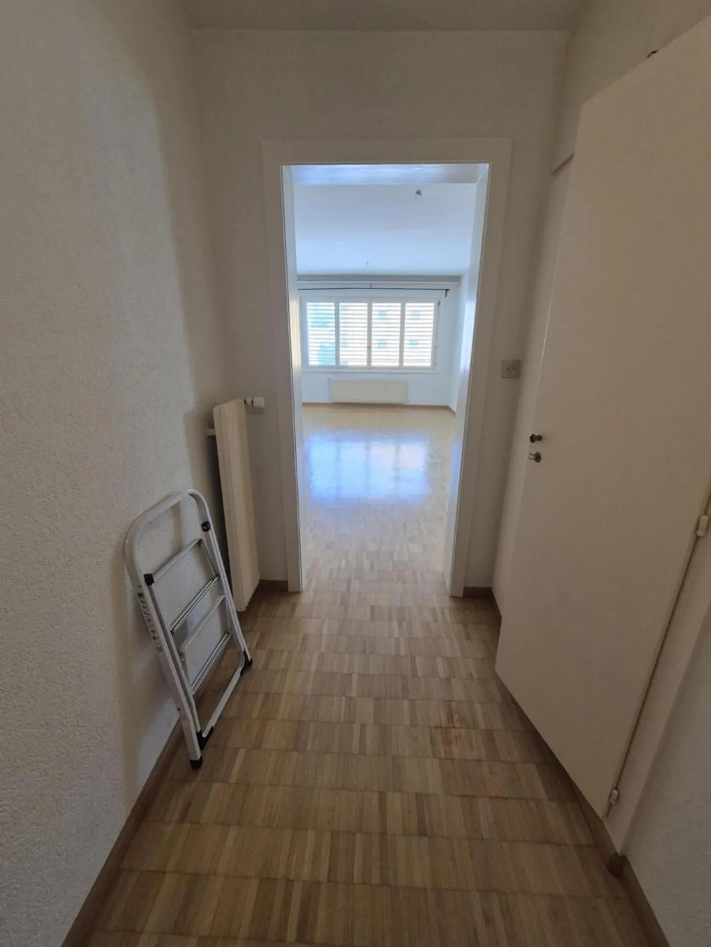3.5 Room Apartment - Photo 2 of 8