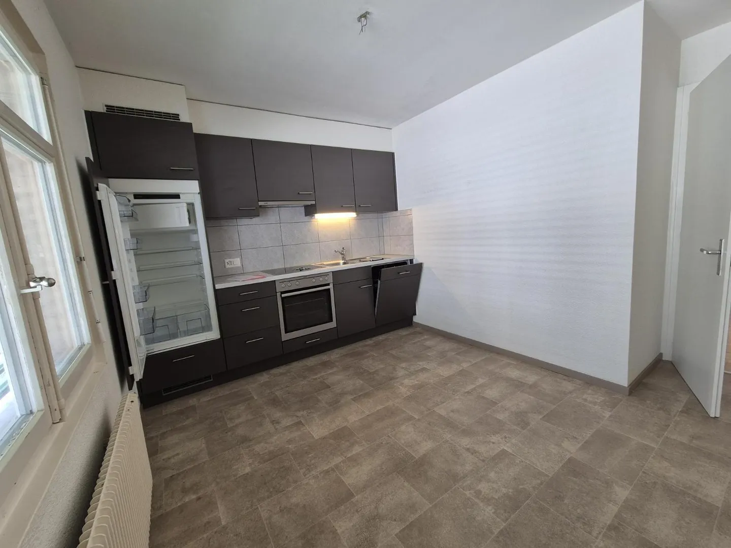 3.5 Room Apartment - Photo 4 of 8