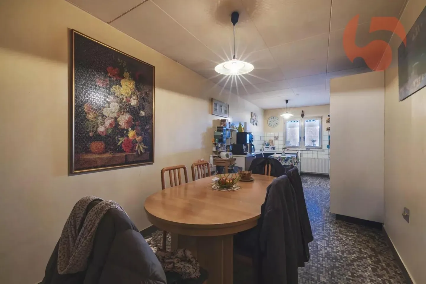 Profitable building with potential of 5.15% gross yield in the heart of Ollon - Photo 1 of 13