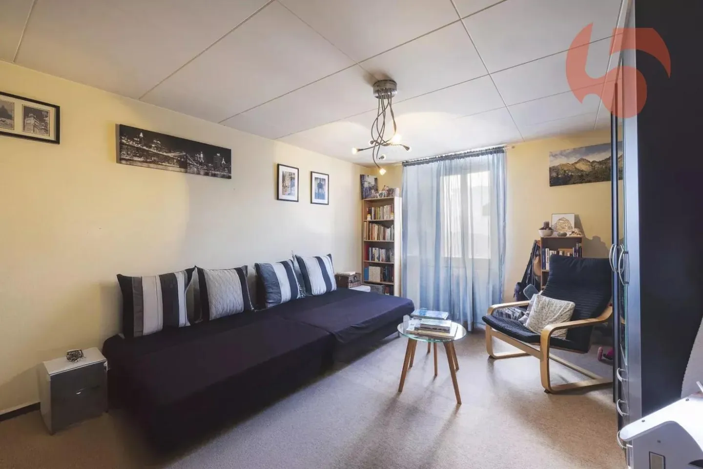 Profitable building with potential of 5.15% gross yield in the heart of Ollon - Photo 3 of 13