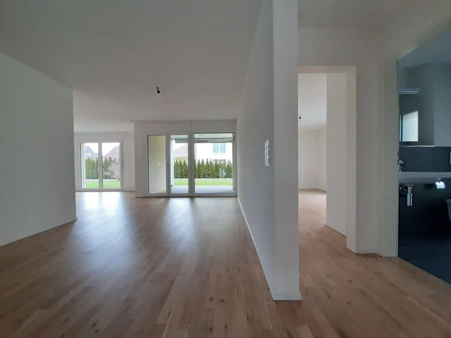 Appartement de jardin moderne de 4,5 pièces au cœur de Madiswil - Photo 3 sur 7
