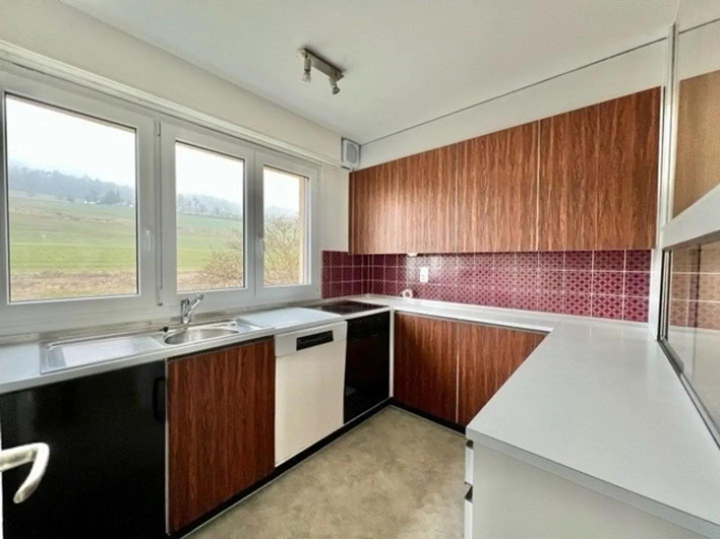 Living with a beautiful view! - Photo 2 of 11