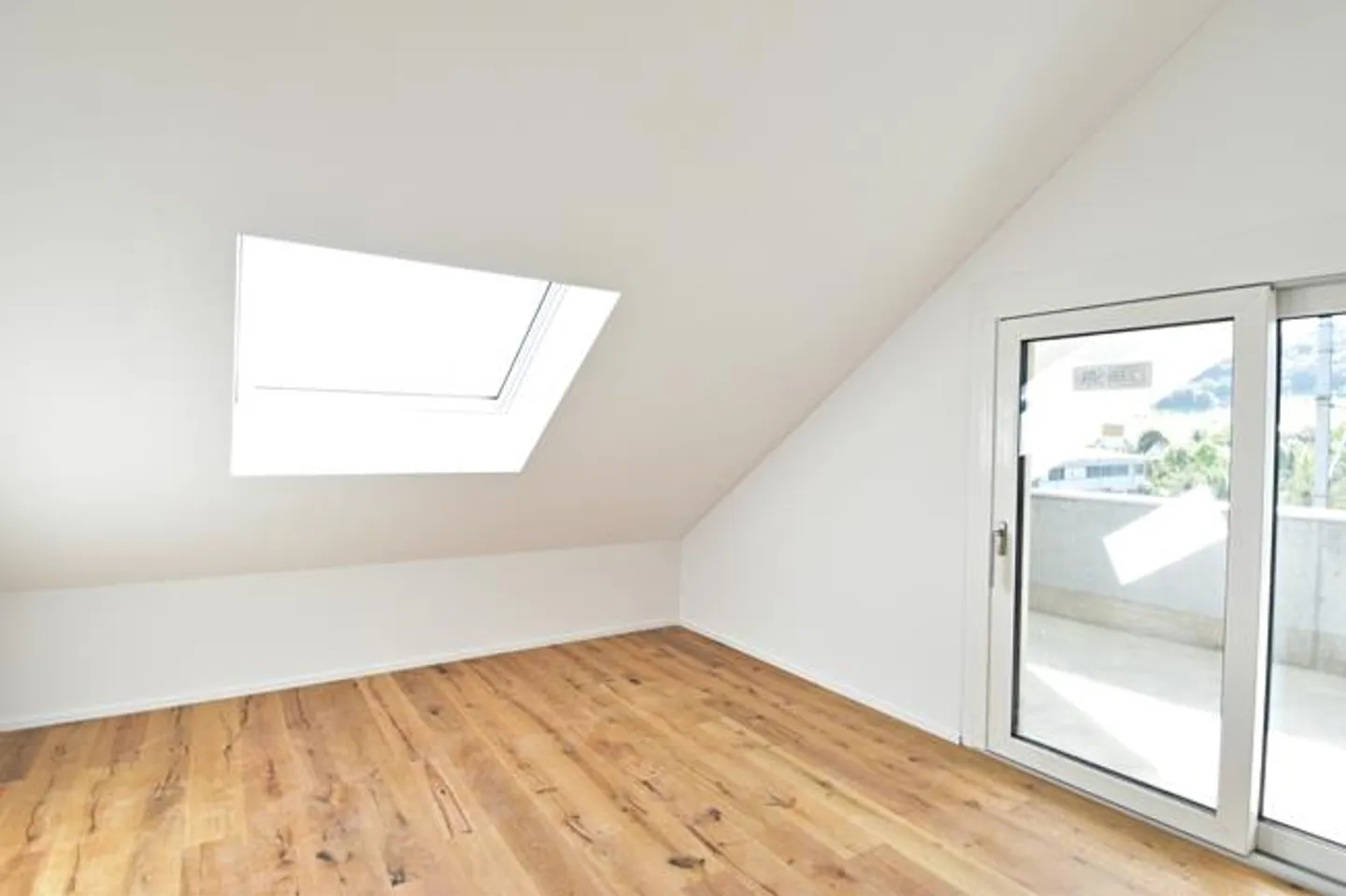 Neu, vollvermietet und zentrale Lage - Foto 9 von 14