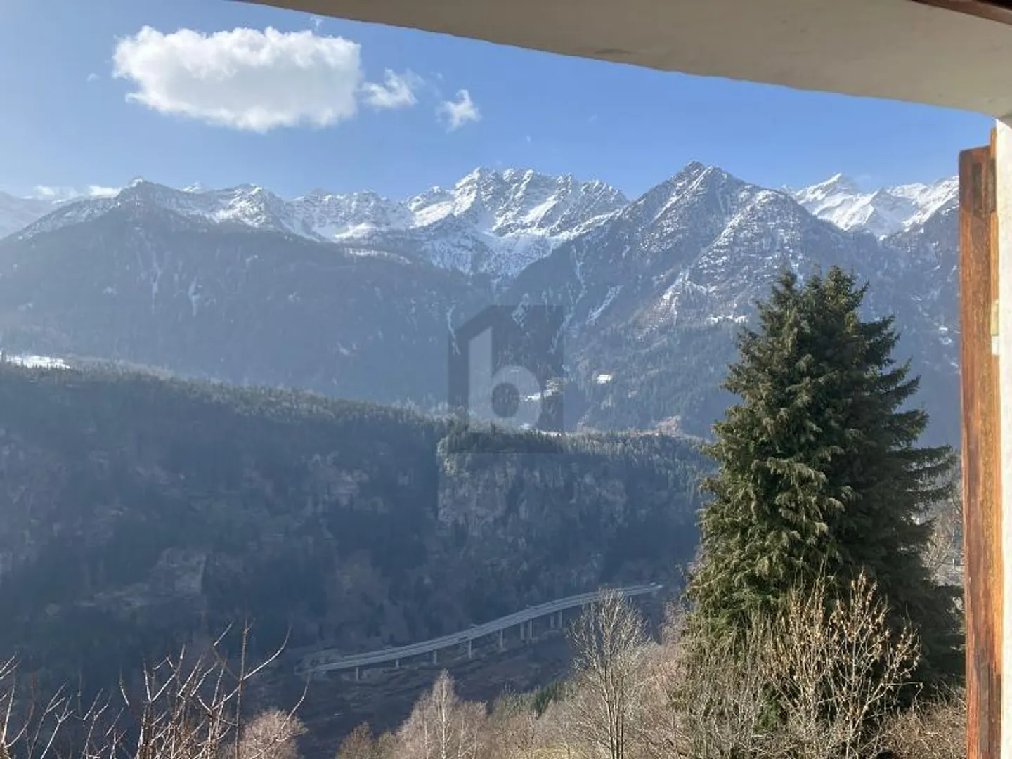 GRAZIOSO E SOLEGGIATO CON VISTA - Photo 3 sur 6