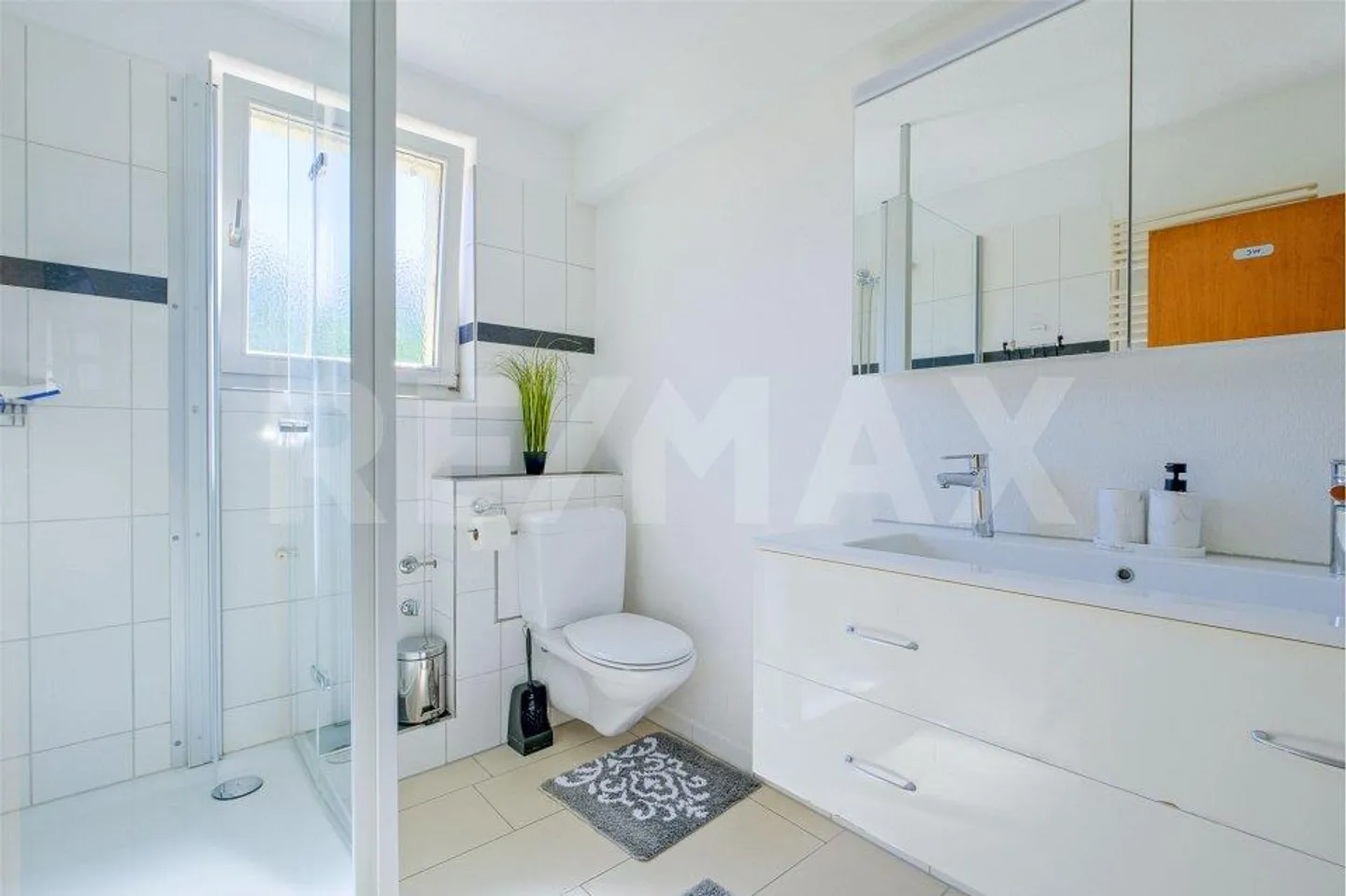 Casa di 7,5 stanze pronta per essere abitata su 212 m2 NWF - ideale per vivere e lavorare - Foto 9 di 13