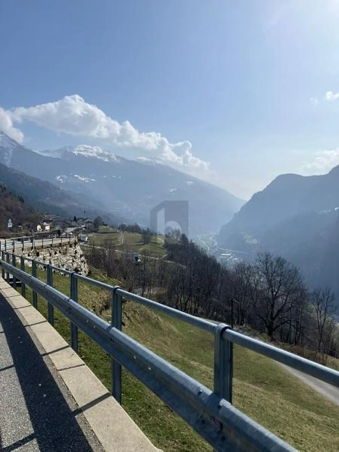 GRAZIOSO E SOLEGGIATO CON VISTA - Photo 4 sur 6