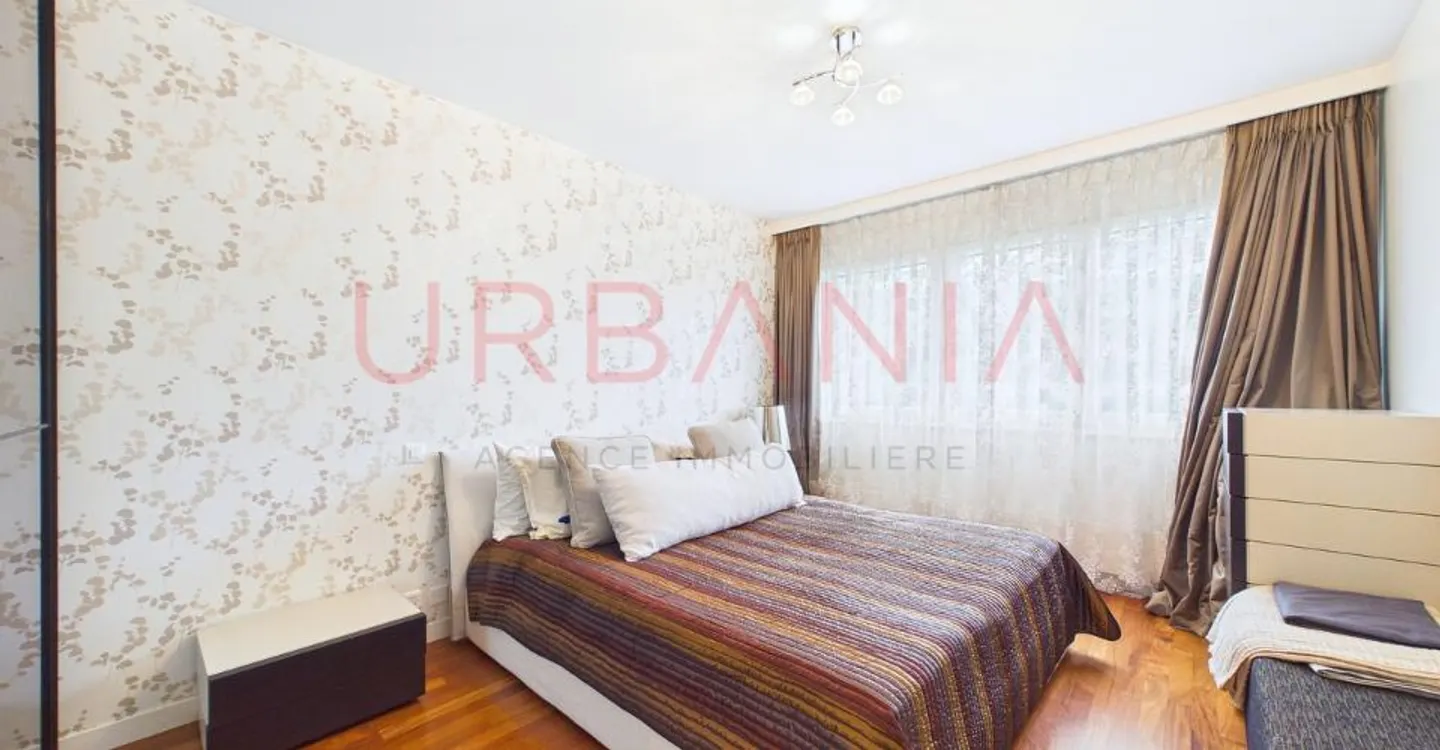 Magnificent duplex penthouse located in the Florissant district - Photo 4 of 8