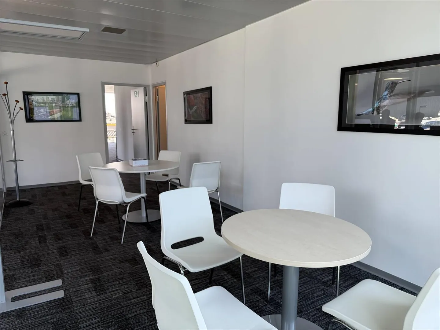Beaux bureaux divisibles  idéalement situés - Photo 3 sur 5