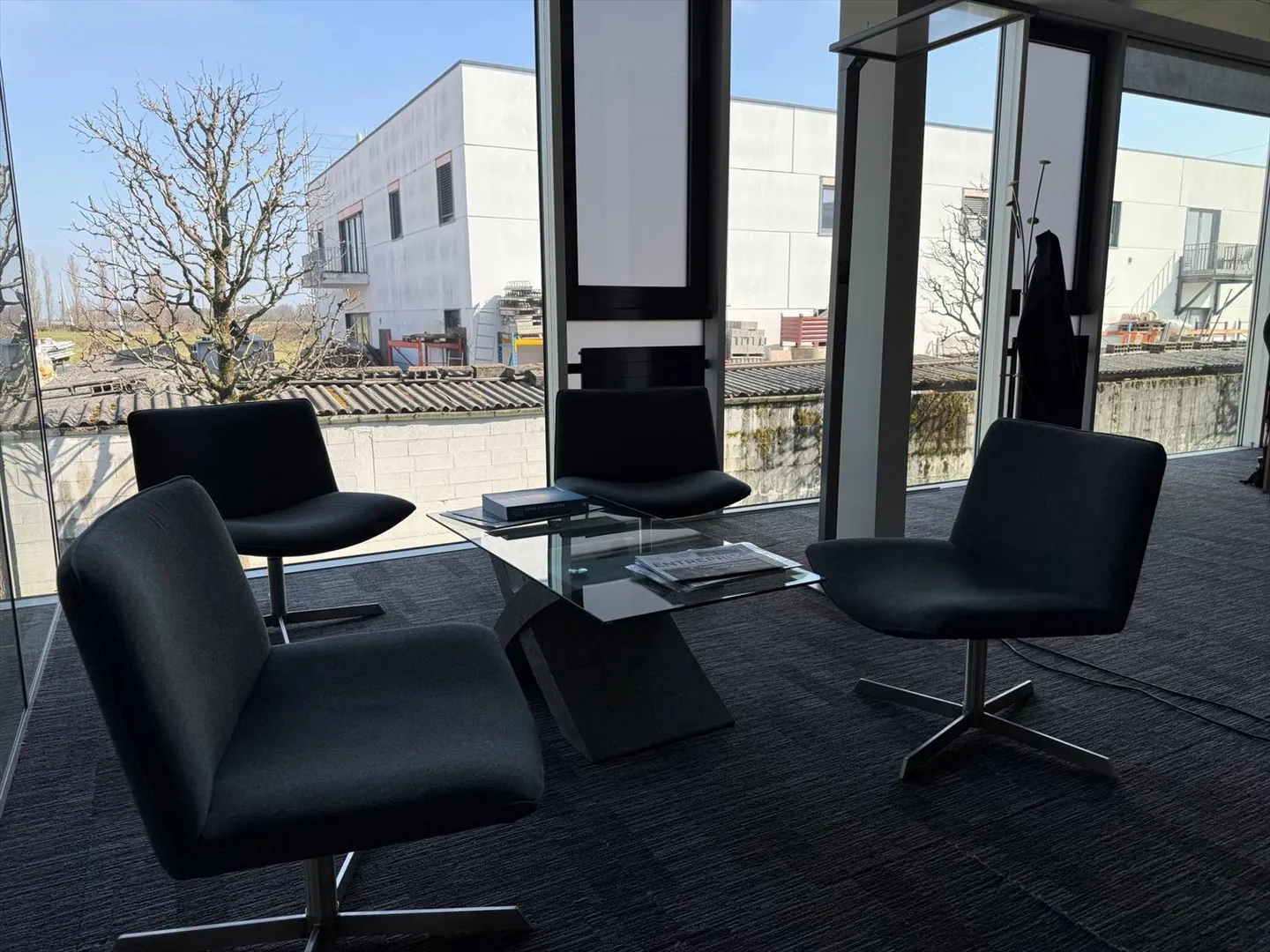 Beaux bureaux divisibles  idéalement situés - Photo 4 sur 5