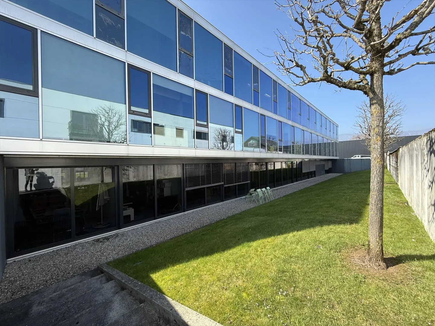 Beaux bureaux divisibles  idéalement situés - Photo 1 sur 5