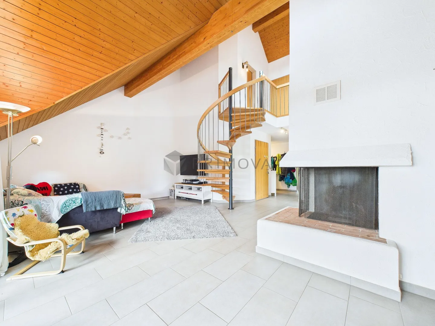 Affordable dream home in the Zurich Oberland with light, air, and plenty of storage space - Photo 5 of 13