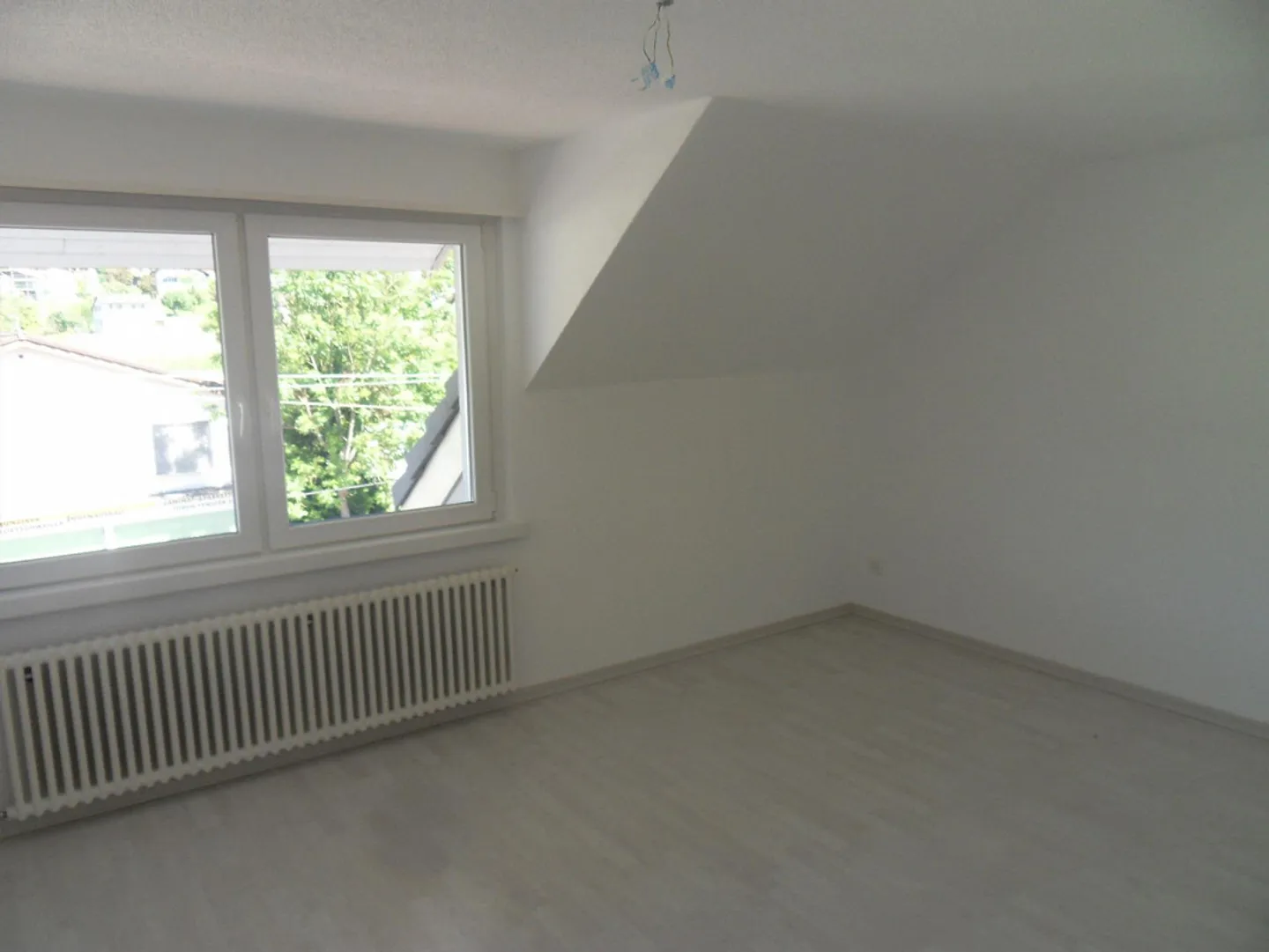 Cozy 2-room attic apartment in Oberkulm - Photo 3 of 5