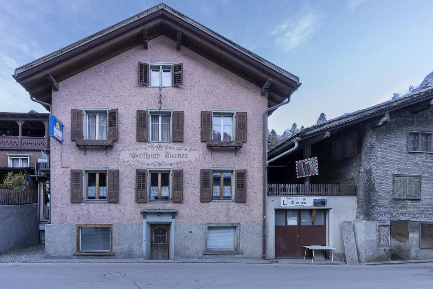 Vielseitiges Anlage- und Entwicklungsobjekt im Dorfkern von Schiers - Photo 1 sur 6