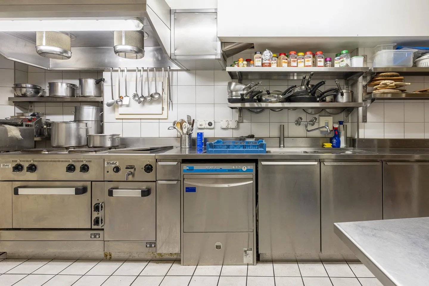 Vielseitiges Anlage- und Entwicklungsobjekt im Dorfkern von Schiers - Photo 3 sur 6