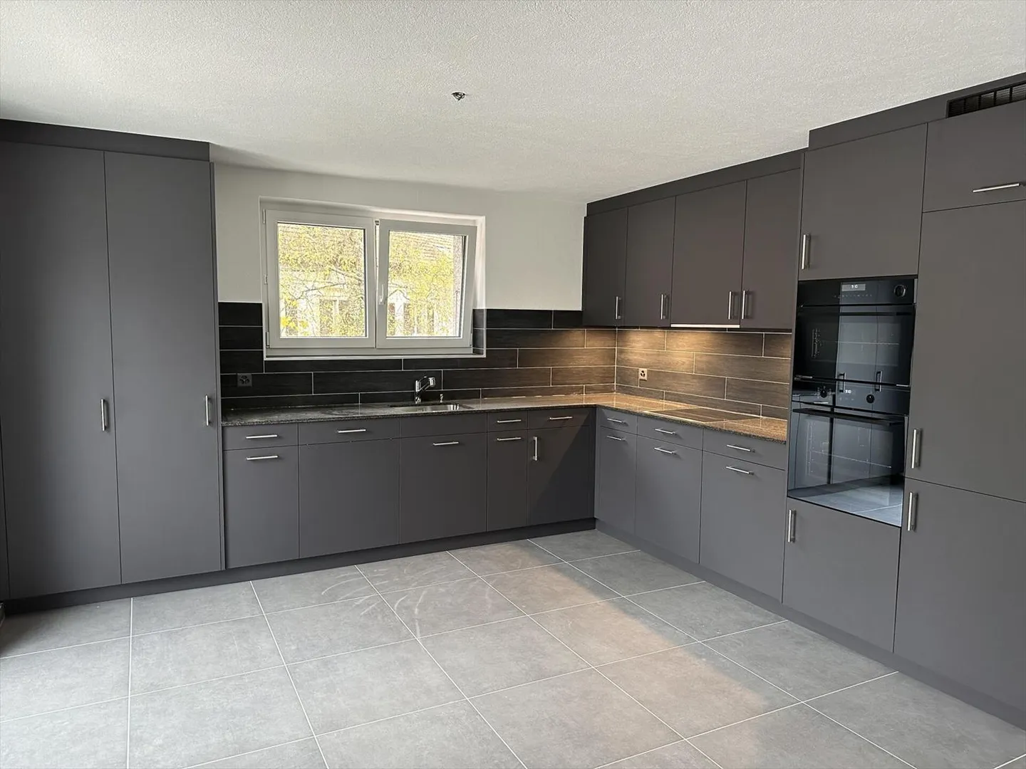 Villa 4,5 Zimmer - Foto 2 von 12