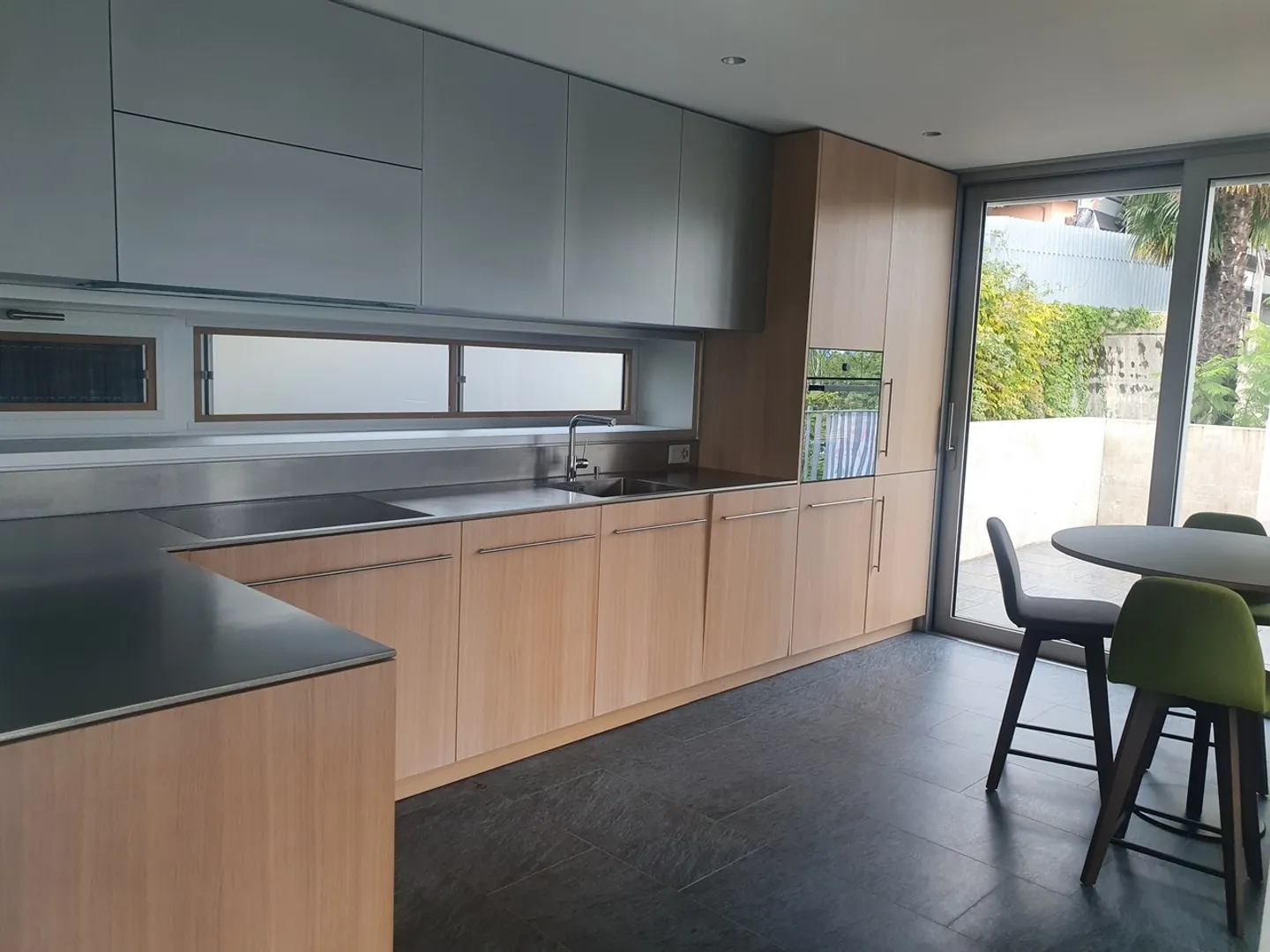 New 2.5-room apartment for rent with lake view - Photo 1 of 13