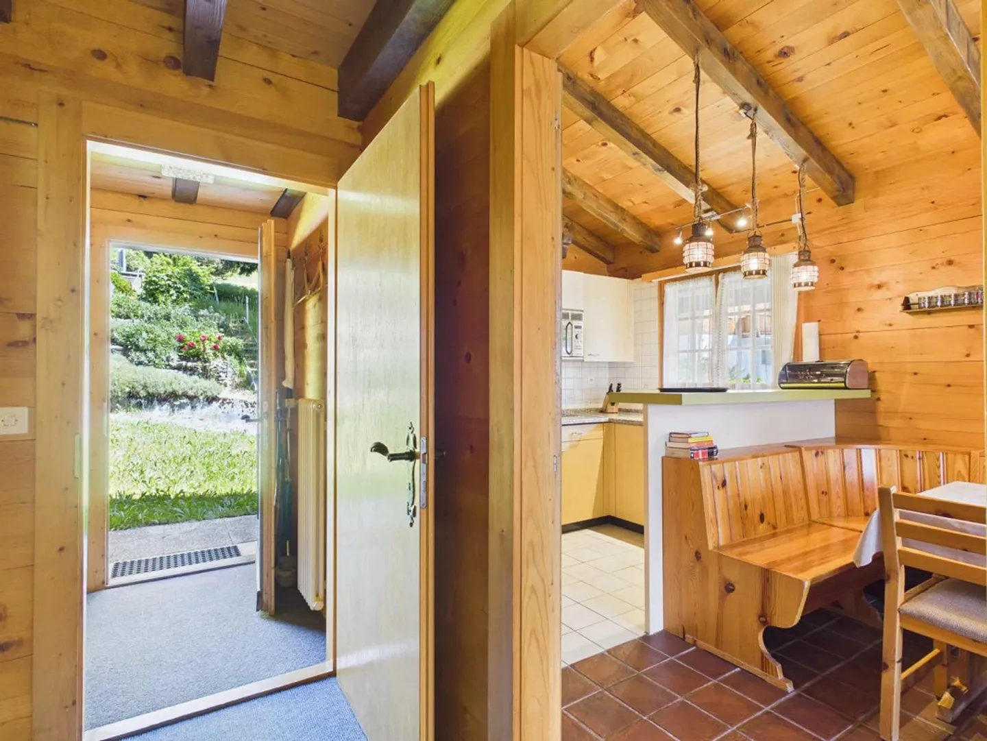 Exclusive chalet in sunny location with a view in Ernen - Photo 4 of 18