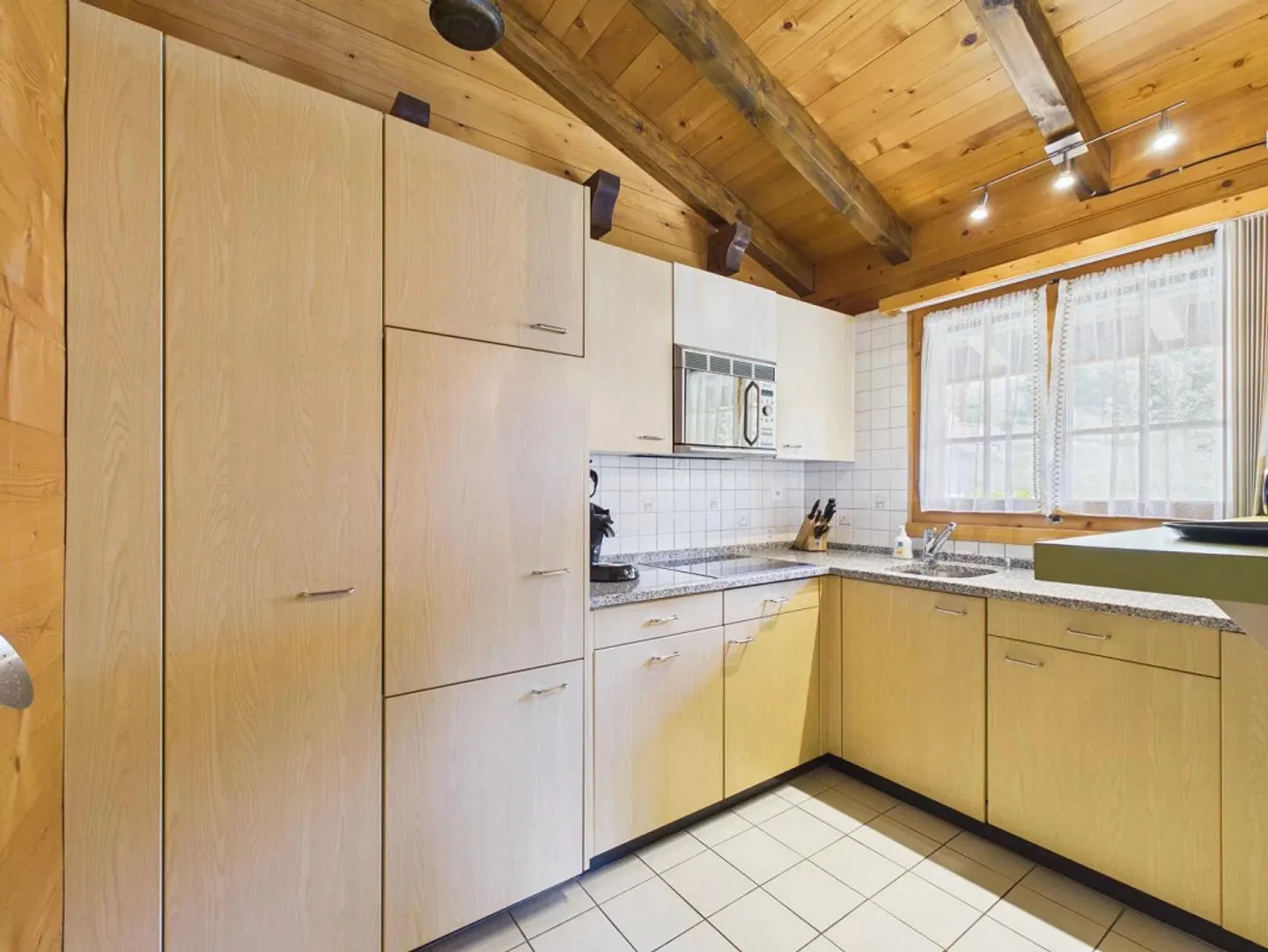 Exclusive chalet in sunny location with a view in Ernen - Photo 8 of 18