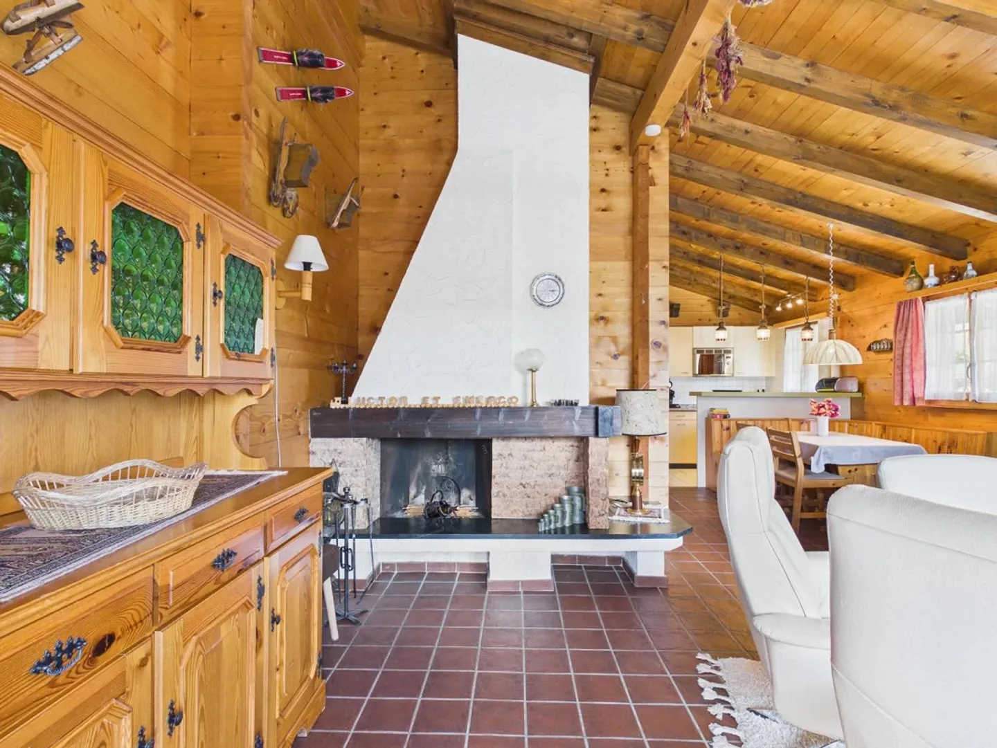 Exclusive chalet in sunny location with a view in Ernen - Photo 10 of 18