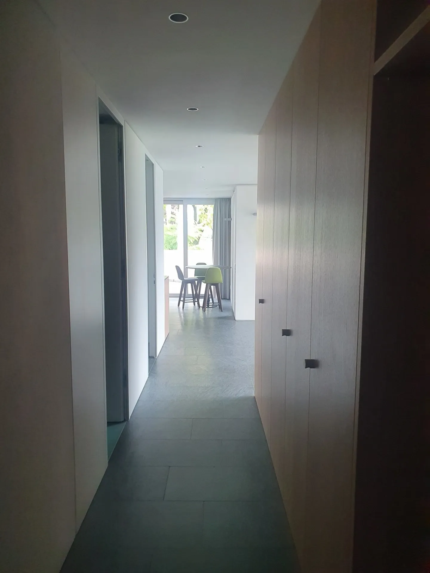 New 2.5-room apartment for rent with lake view - Photo 10 of 13