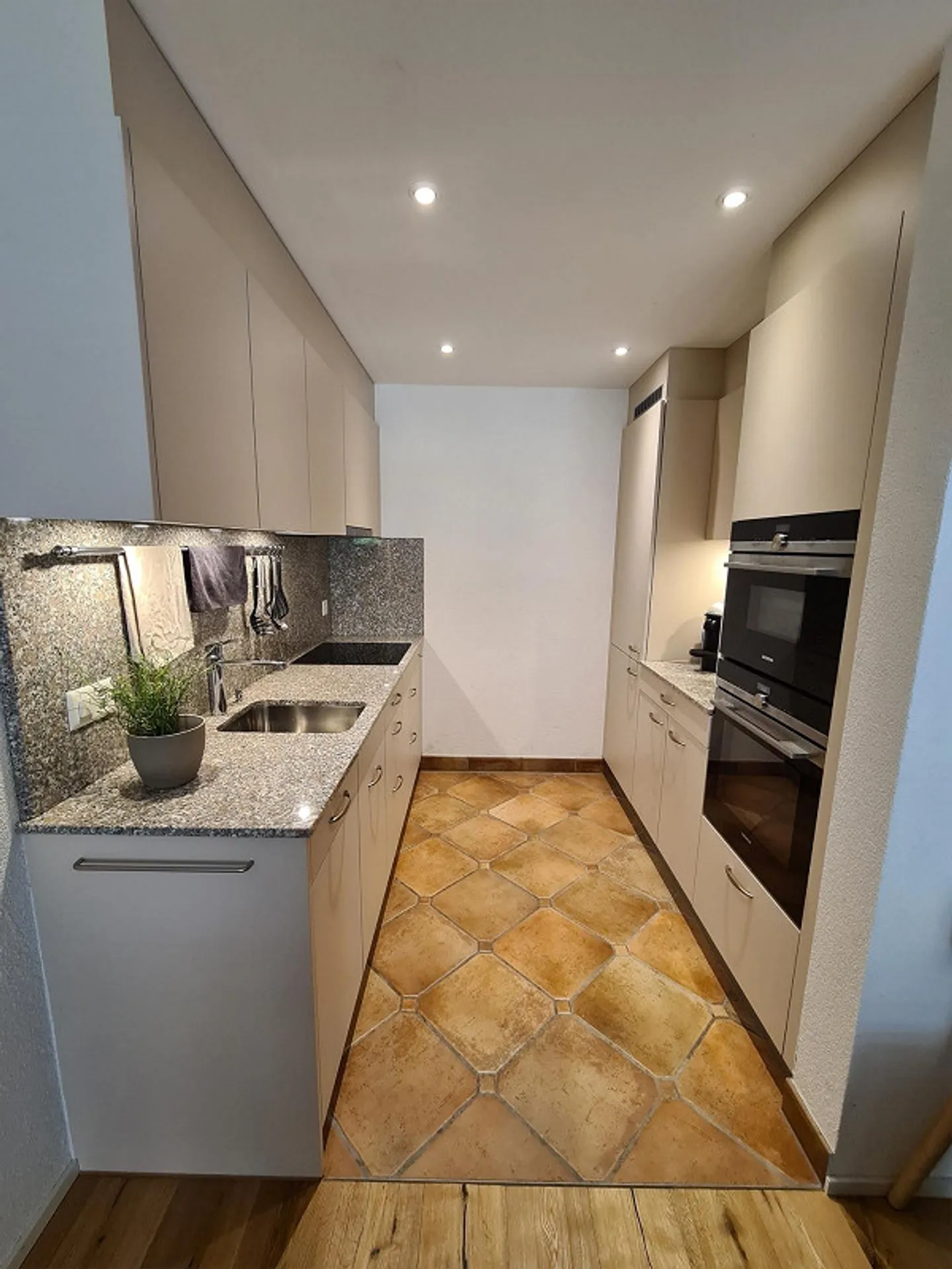 Moderne 2.5 Zimmer Wohnung - Foto 3 von 11