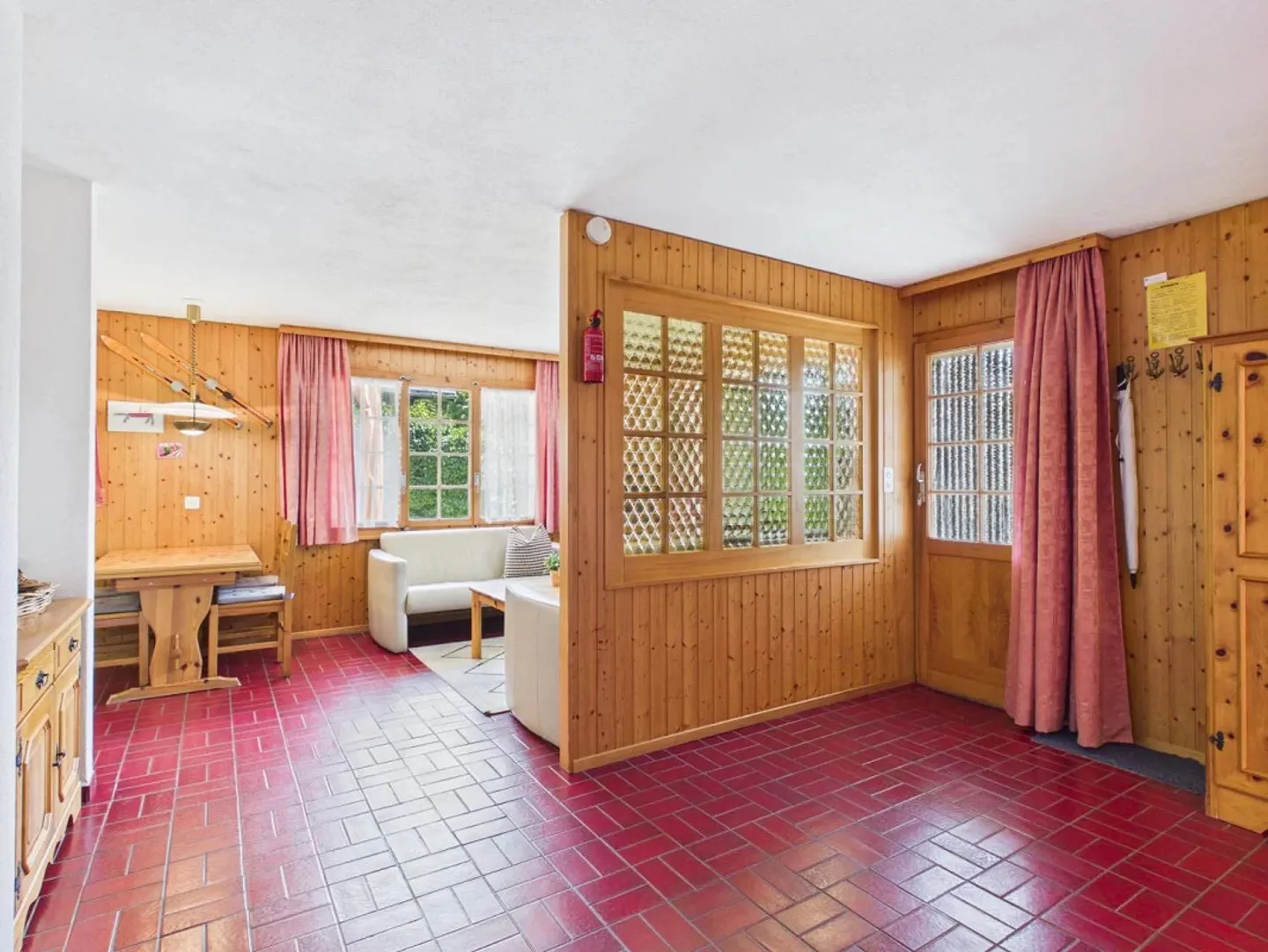 Exclusive chalet in sunny location with a view in Ernen - Photo 13 of 18