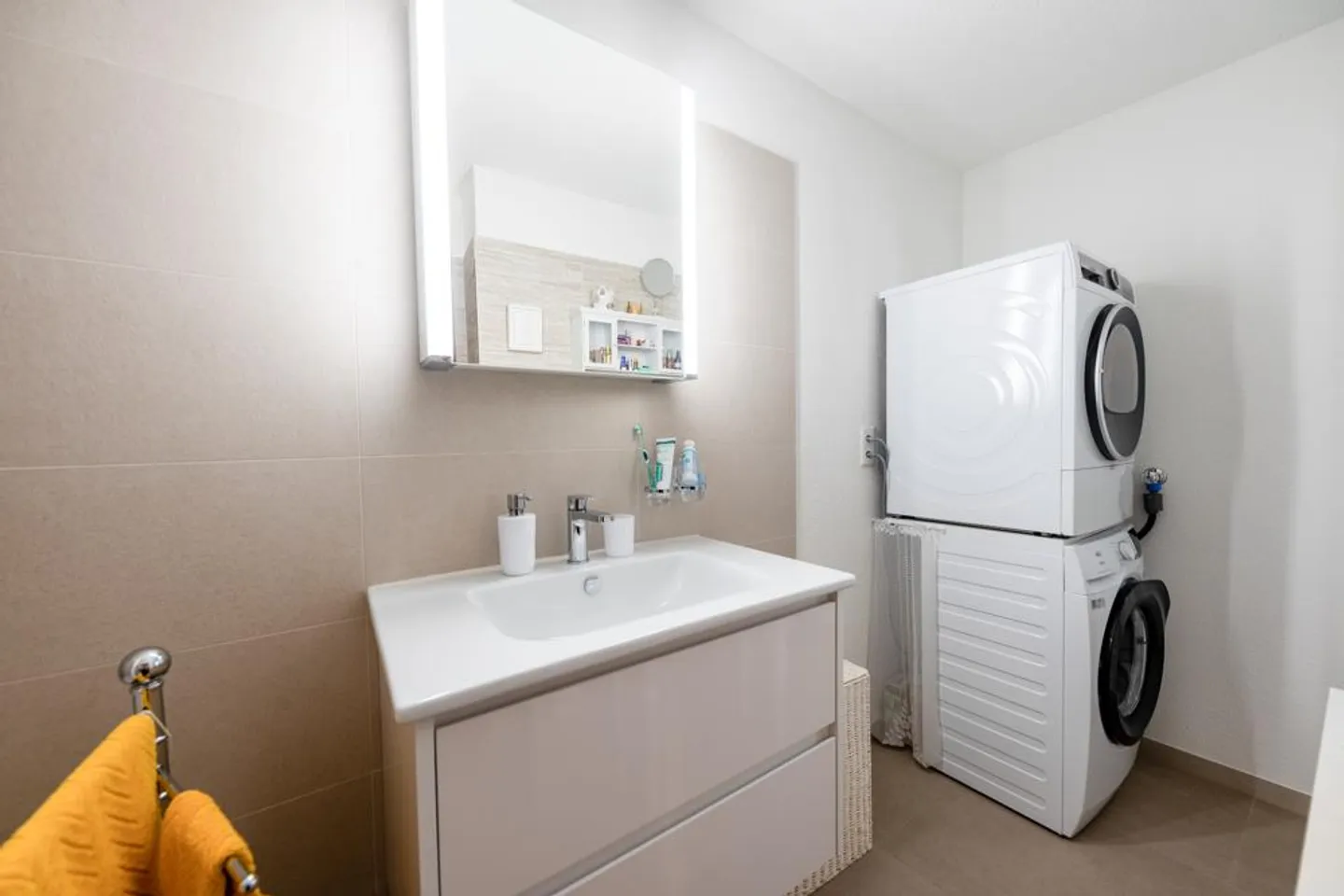 Arrive... looking at the lake! - Photo 4 of 6