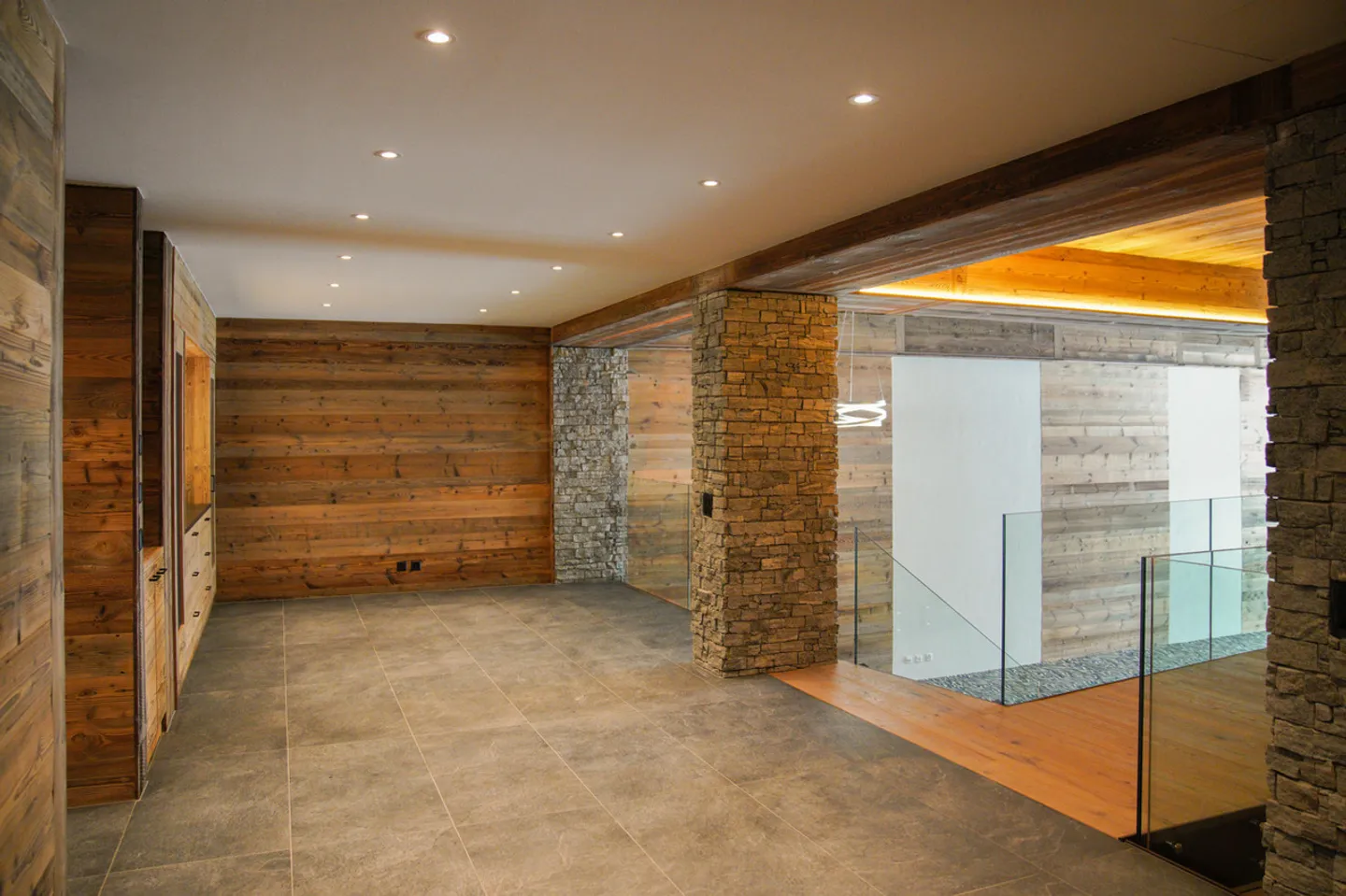 Superbo duplex completamente ristrutturato sci IN/OUT - Foto 3 di 10