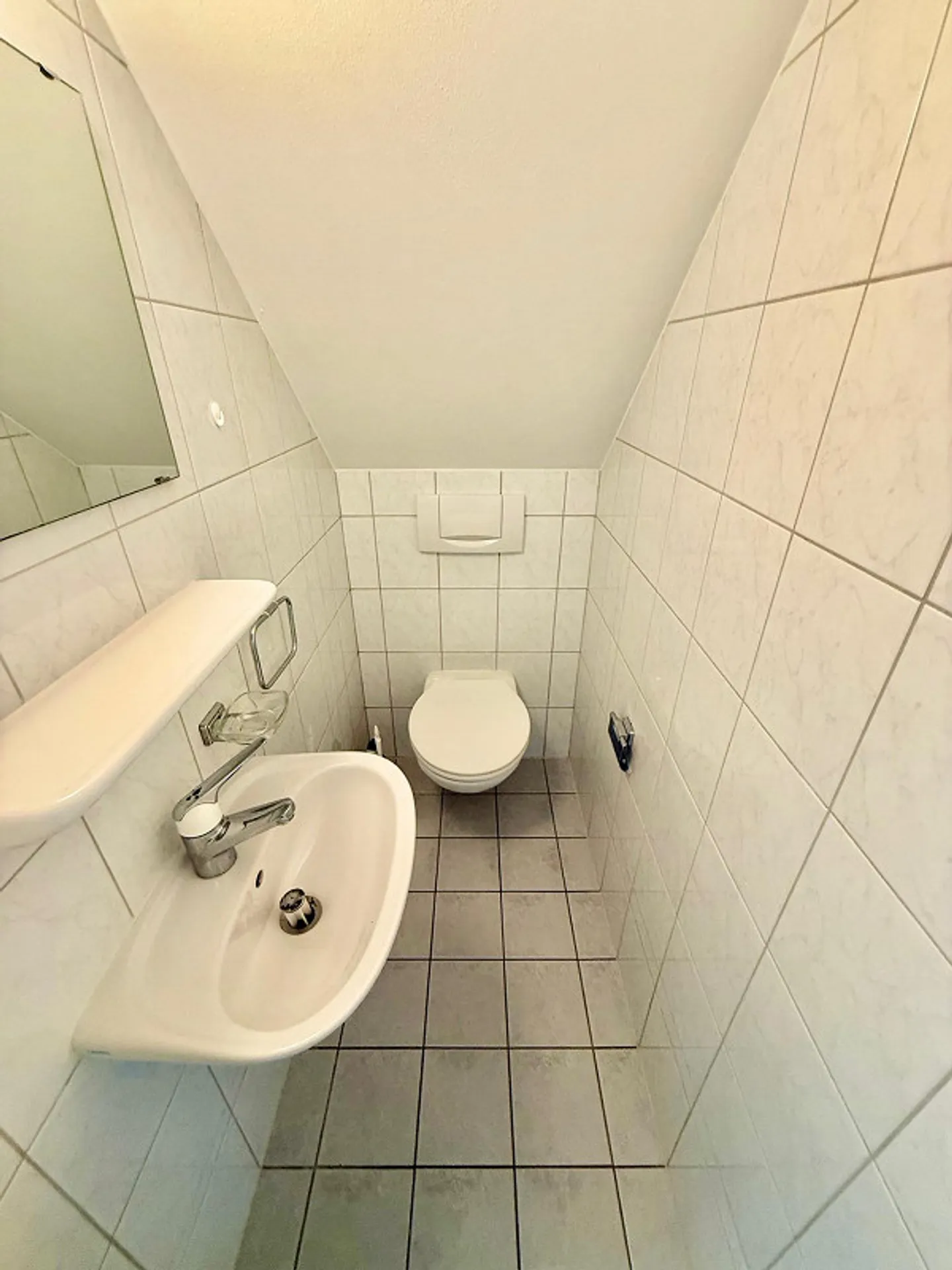 Eine Oase der Ruhe in der Altstadt von Locarno - Foto 12 von 21