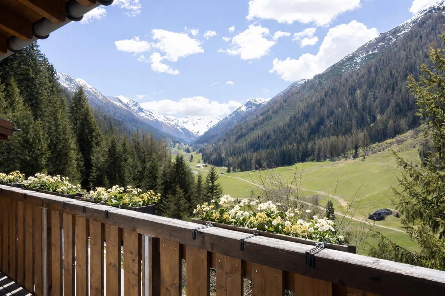 Stilvolles Chalet mit beeindruckendem Blick - Foto 2 von 13