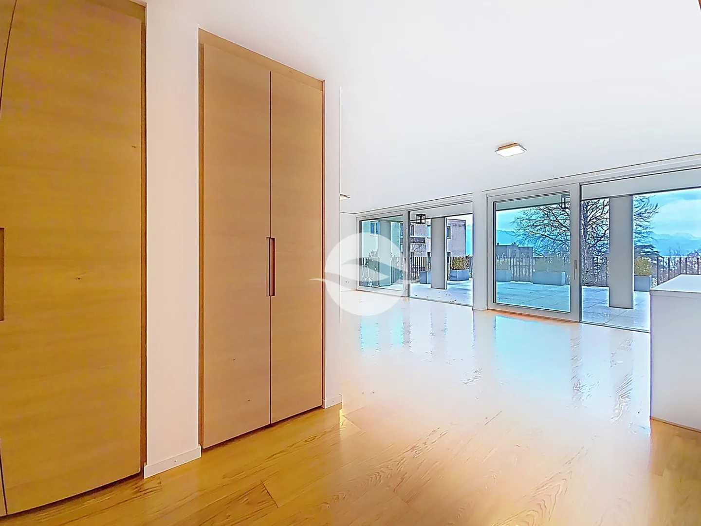 Splendida sistemazione di alta classe con ampia terrazza, a pochi passi dal lago - Foto 2 di 11