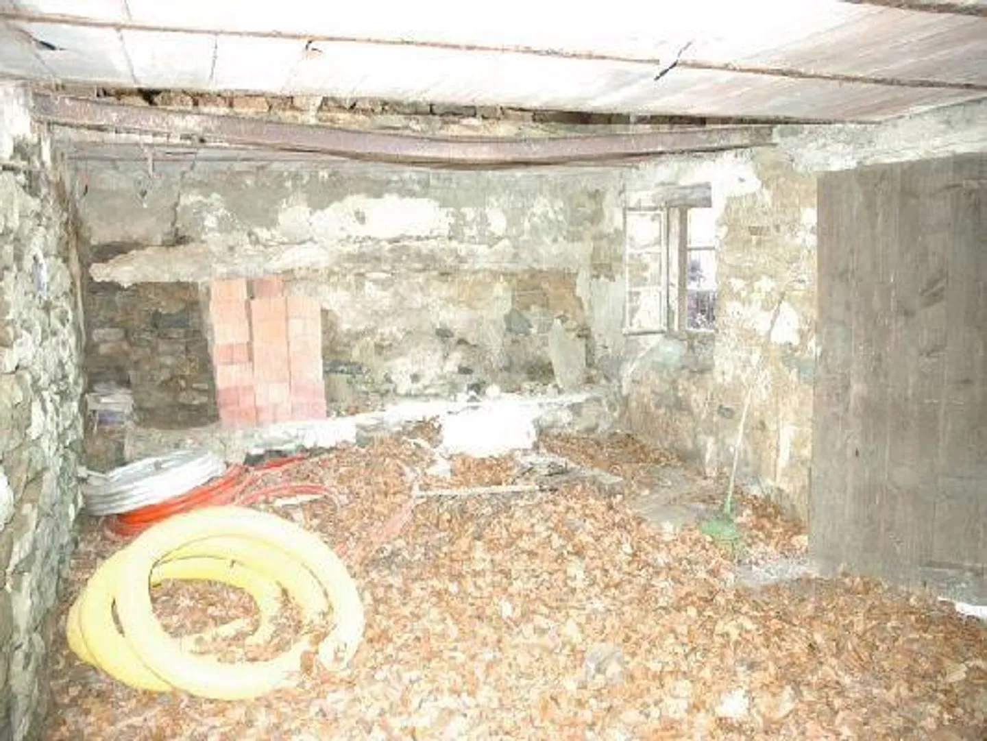 Maison à agrandir avec Rustico et 8000 m2 de prairie et de forêt - Photo 2 sur 4