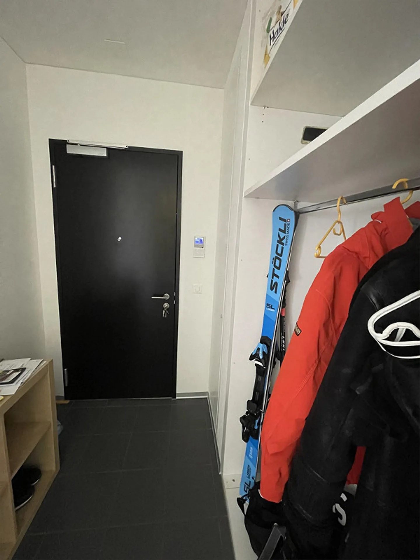 Moderno appartamento di 2,5 stanze con vista al 13° piano presso la stazione di Altstetten - Foto 8 di 17