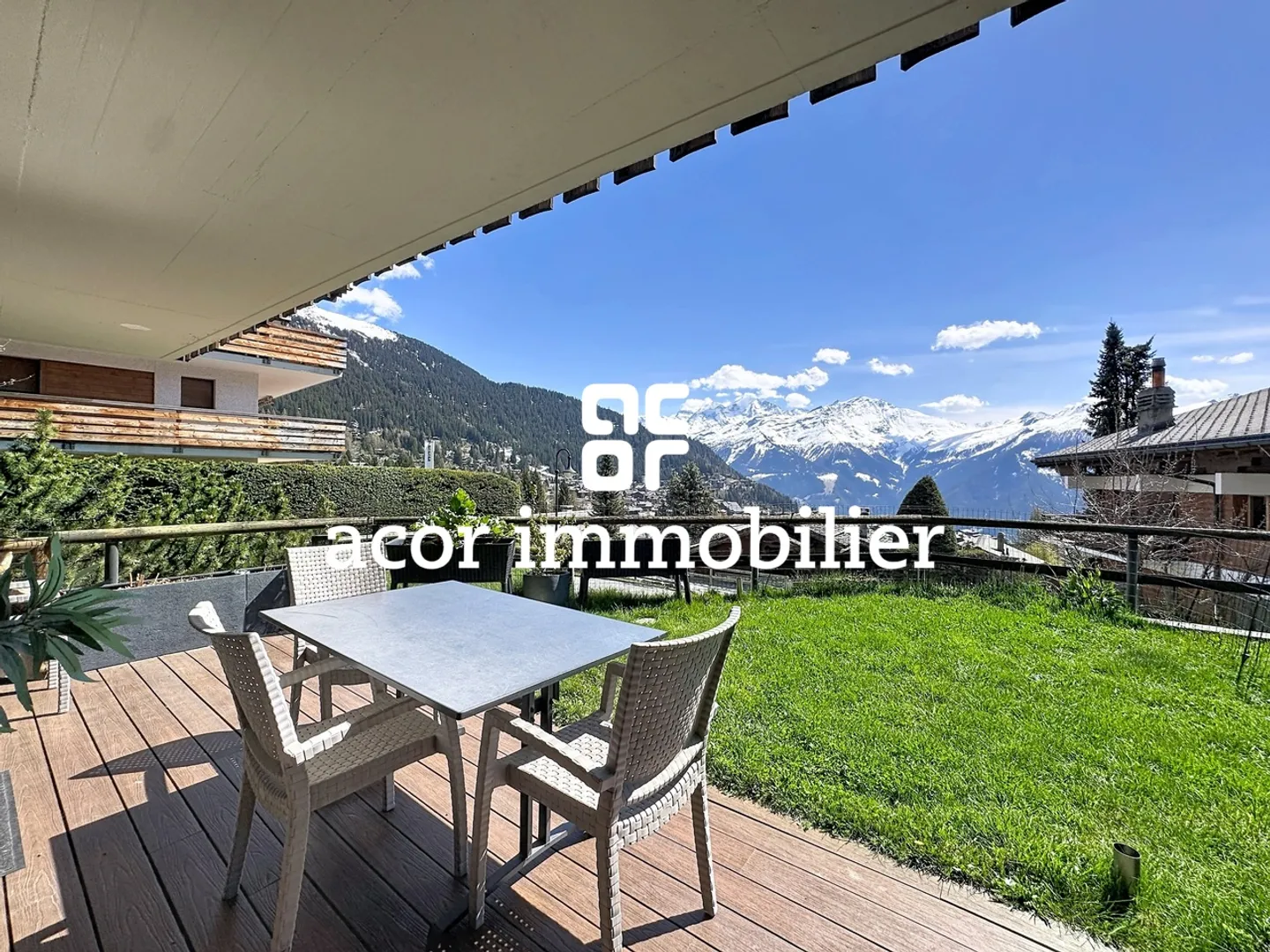 Appartement Charmant avec Terrasse - Photo 3 sur 6