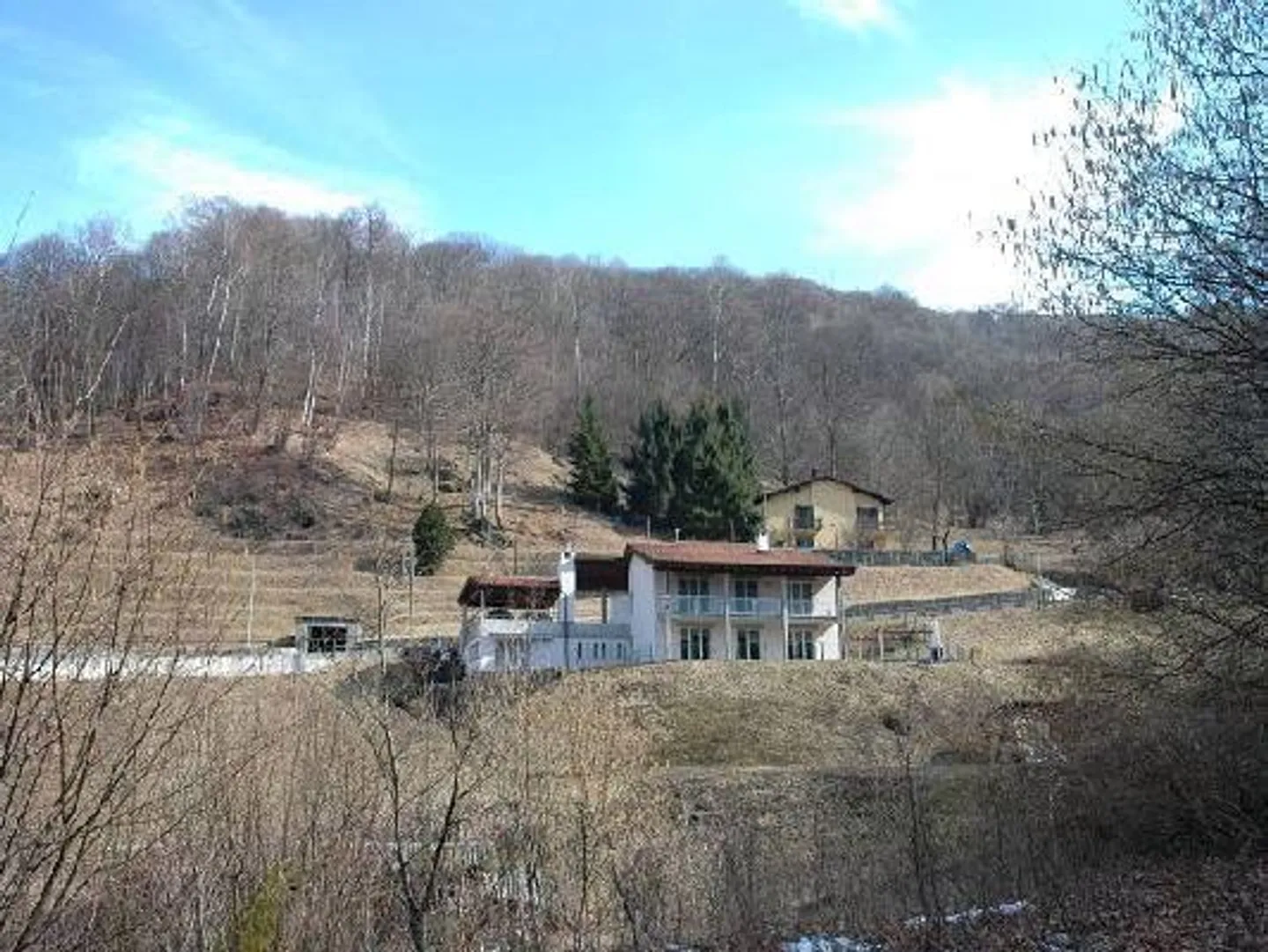 Maison à agrandir avec Rustico et 8000 m2 de prairie et de forêt - Photo 3 sur 4