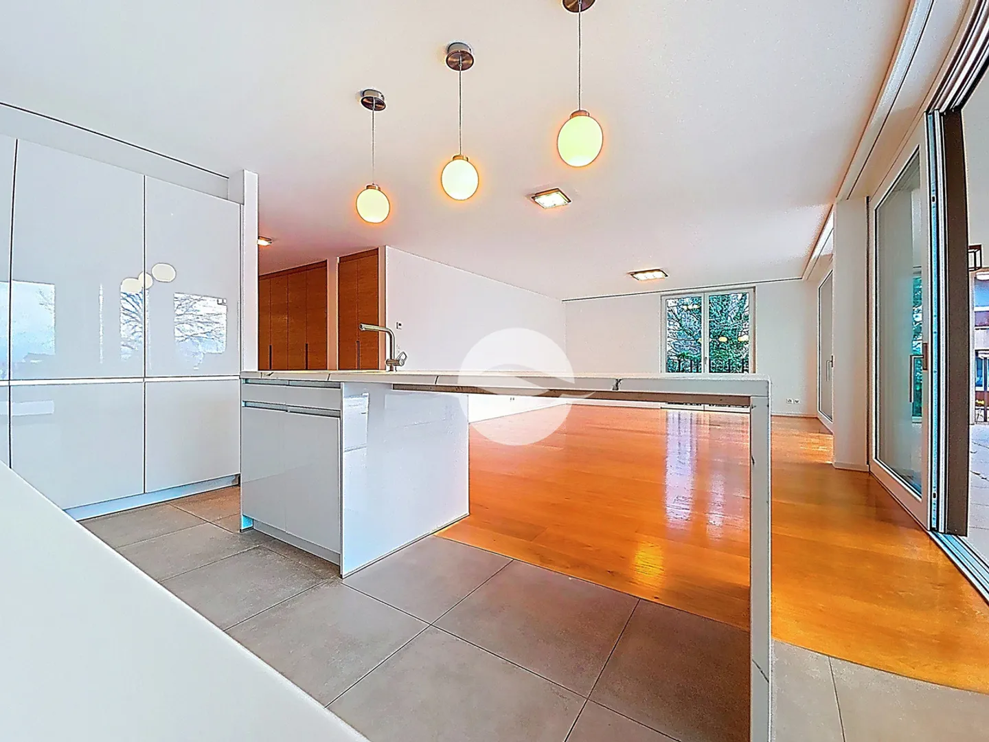 Splendida sistemazione di alta classe con ampia terrazza, a pochi passi dal lago - Foto 5 di 11